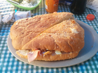 Tortas Y Mariscos El Tiburon