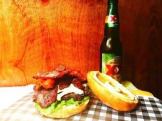 Cinco Cinco Hamburguesas Al Carbón