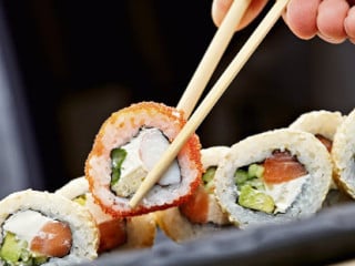 El Patio “alitas, Sushi Snack’s”