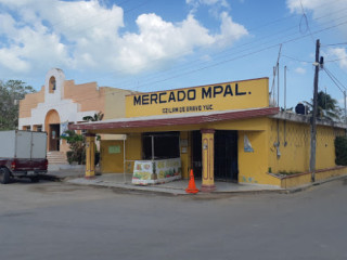 Chacates Mariscos Y Algo Mas