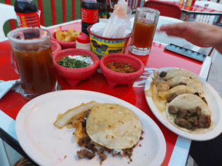 Los Tacos Parrillada