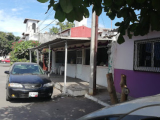 Sopes Y Cafe El Pollito