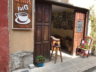 Buen Dia Cafe