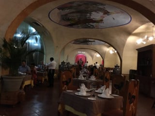 Los Gallos Restaurant