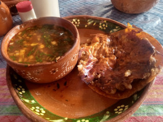 Pozoleria Y Birria De La 16.