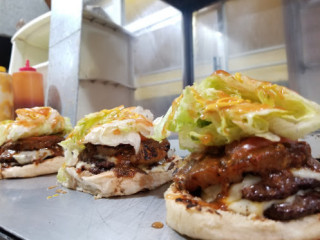 Rica's Burger