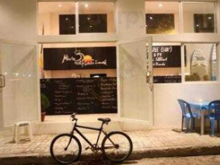 Adicto Surf Sup Café