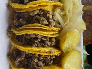 La Barra Tacos De Bistec