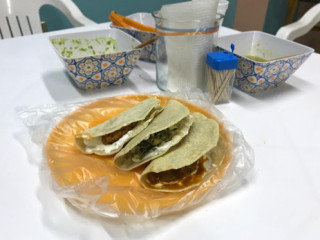 Tacos De Guisado Doña Queta