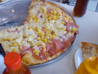 D Mari's Pizza