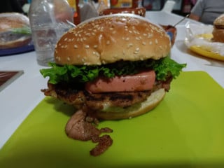 Hamburguesas Al Carbón Lupita