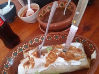 Birria Y Tortas Ahogadas Don Beto