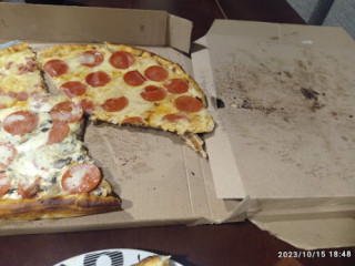 Yaretzi's Pizza