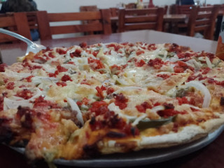 Memo's Pizza