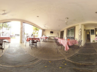 Edsaro Cafe Creperia
