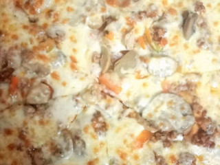 Lino's Pizza