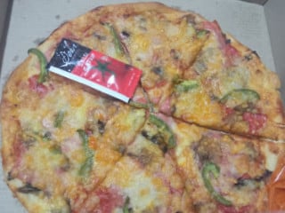 Camila's Pizza
