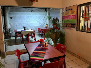 Taqueria La Pequeña