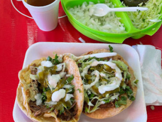 Tacos De Birria La Comadre, México