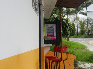 Estadero Aquí Me Quedo