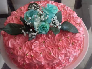 Martha's Cakes Cupcakes