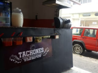 Tachones Tacos, Tortas Planchadas De Carne Asada Y Alitas