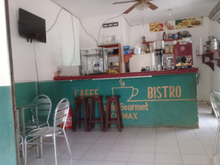 CafÉ Bistro