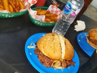 Hamburguesas Al CarbÓn Los Tres Hermanos