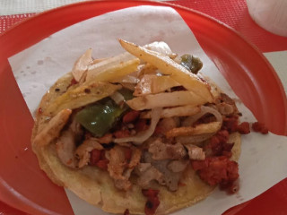 Tacos De Higado Y Algo Mas