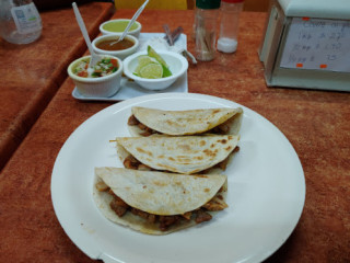 Tacos Y Tortas Towy