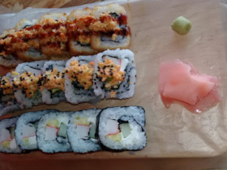 Tsunami Sushi