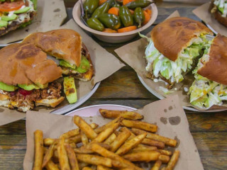 Derlys Jr (tortas Y Tacos)