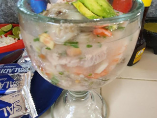 Mariscos Y Comidas Chely