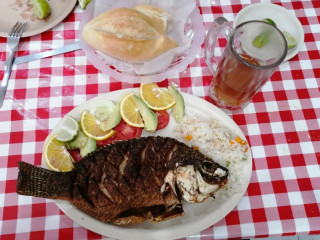 Mariscos El Puerto