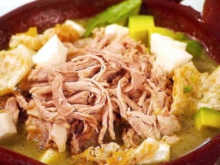 Rico Pozole Estilo Michoacano Y Migas