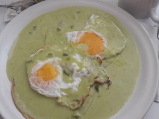 Cafetería Y Pastelería Camelot/bosques Cocina Tradicional