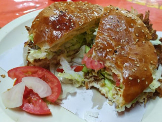 Tortas Y Tacos