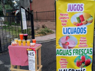 Juegos, Licuados, Aguas Y Algo Más