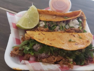 Tacos De Birria El Maverick