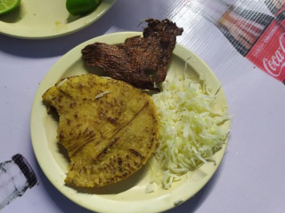 Cenaduria El Farolito