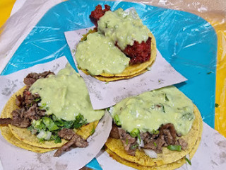 Tacos De Carné Asada El Primo De Tijuana