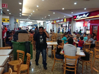 Los Trompos Plaza Las Americas