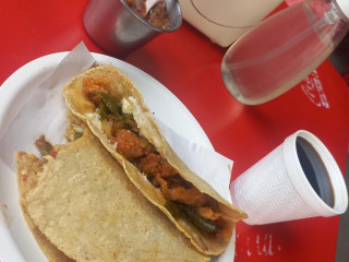 Gorditas Y Quesadillas (doña Triny)