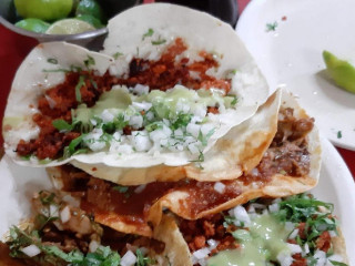 Los Cuñados Taquería.