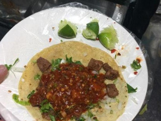 Tacos De Tripa Del Templo Expiatorio