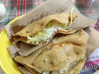 Pozole Y Quesadillas Rosalia