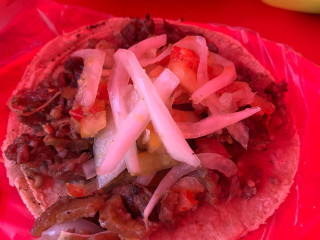 Tacos De Carnitas Javier Suc. Villa De Leon