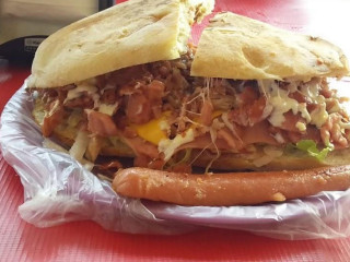 Lonches Y Tortas Cubanas R. Leo