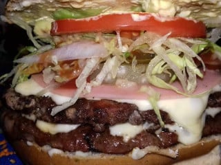 My Friends Burger, Hamburguesas Al Carbón