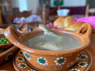 Las Cazuelas (caldos De Gallina)